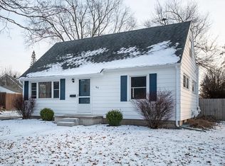 903 Pendleton Dr, Lansing, MI 48917