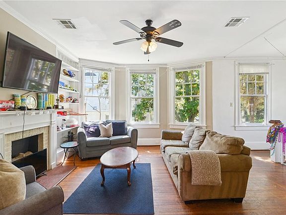 3rd image of 2209-11 State St