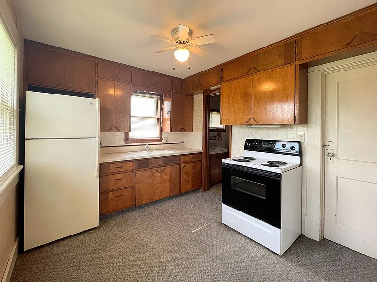 17 W 2nd Ave — Photo 4