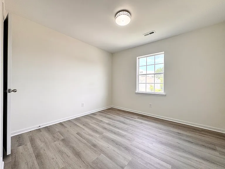 8413 Hirsch Dr — Photo 13