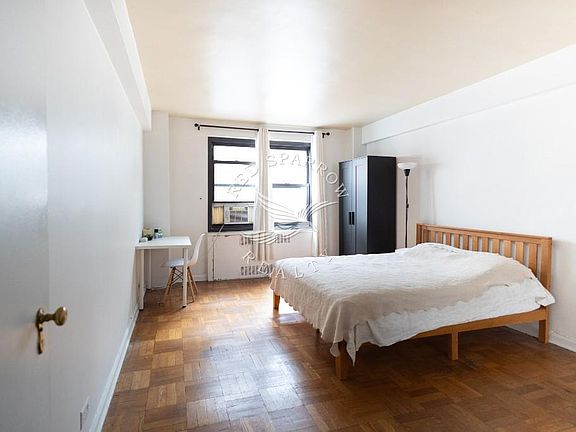 5th image of 135 E 54th St #Phb