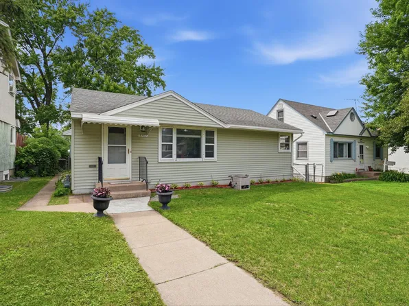 5132 4th St NE, Columbia Heights, MN 55421