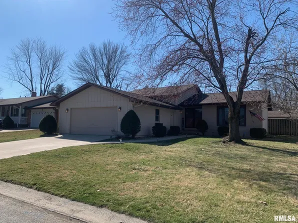 3 Mary Ln, Jacksonville, IL 62650