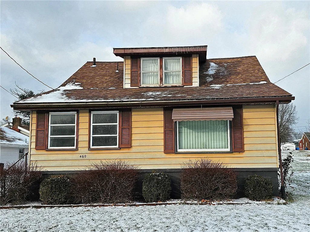 460 Devitt Ave photo 1