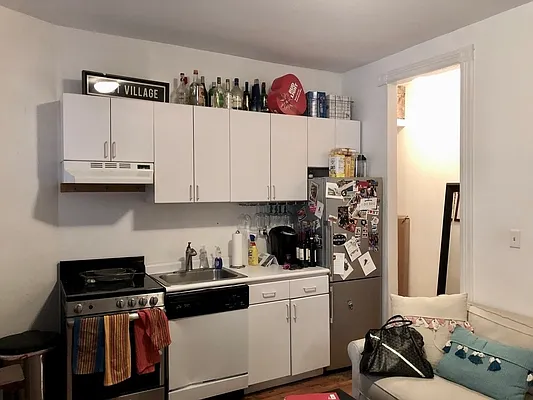 Rented by LJ Sloane Management | media 21