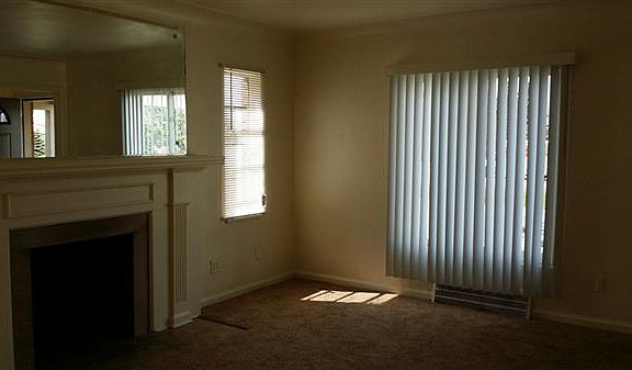 4. 111 Elizabeth Lake- Living