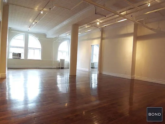 Rented by Bond New York | media 29