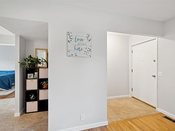 2nd image of 2170 Somerset Dr