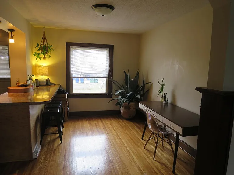 143 W California Ave — Photo 2