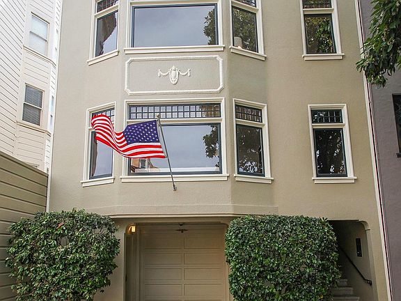 2nd image of 2327 Bay St