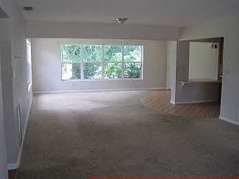 3rd image of 316 SE 8th Ave