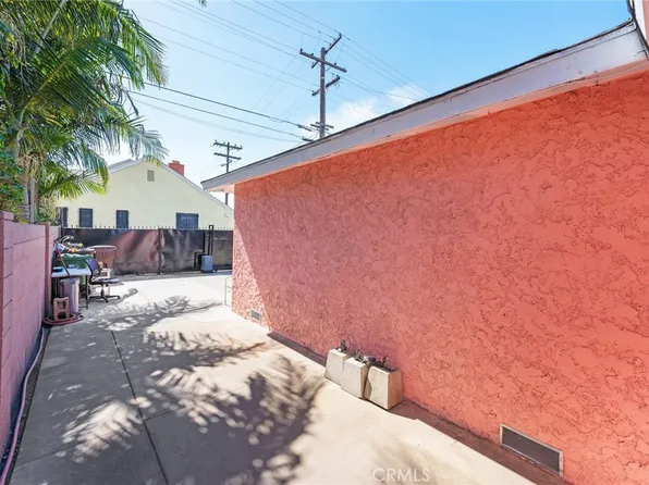 706 E Palmer St, Compton, CA 90221