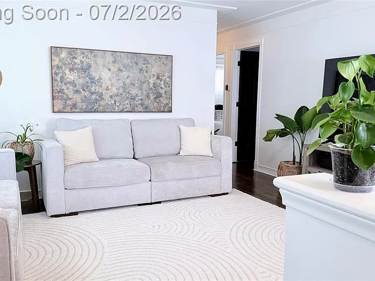 25038 Chernick St — Photo 7