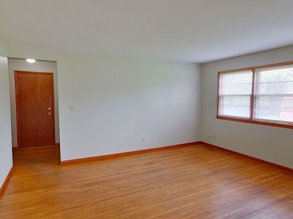 4th image of 3456 S Everett St