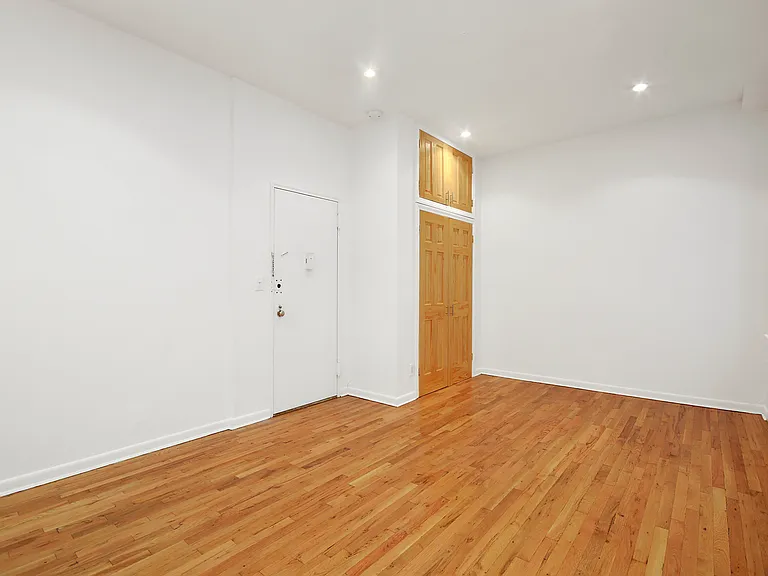 330 W 85th St #2G — Photo 1