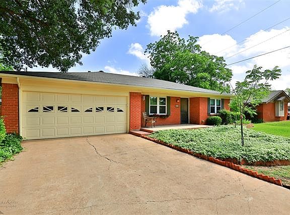 2nd image of 918 Radford Dr