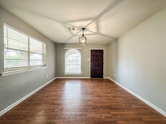 5th image of 1605 Pasadena Ave