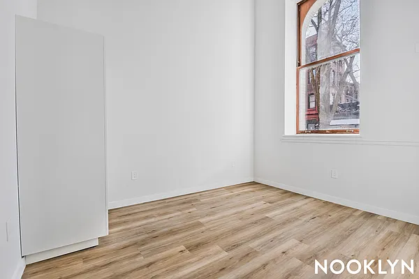 Rented by Nooklyn NYC LLC | media 41