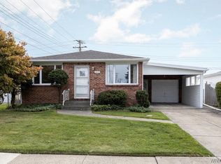 11 Mary Lou Ln, Depew, NY 14043