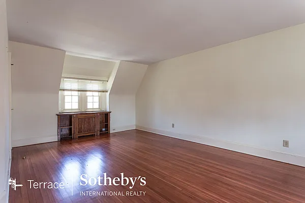 Rented by Terrace Sotheby's International Realty | media 9