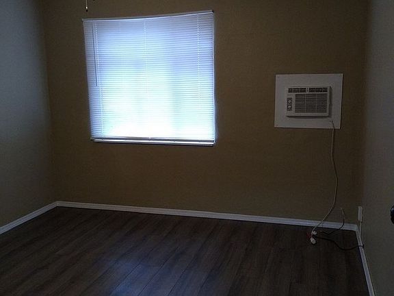 2nd image of 546 Alvarado Dr SE #0