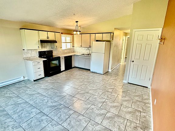 3rd image of 2628 E Sinto Ave #2