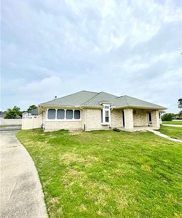 2nd image of 3604 Lake Providence Dr