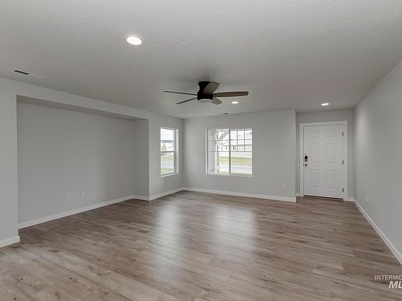 3rd image of 18147 N Lion Head Ave