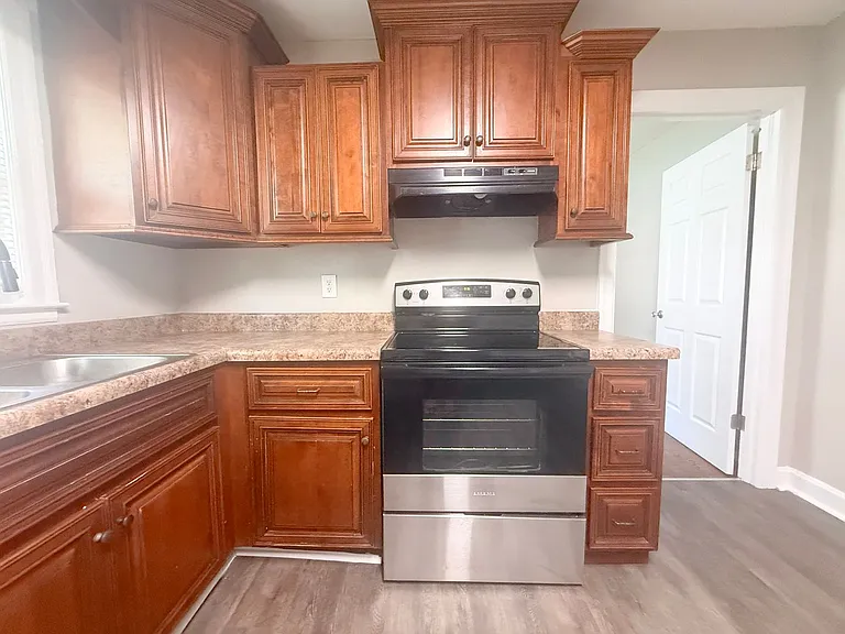 1335 Woodland Ave — Photo 7