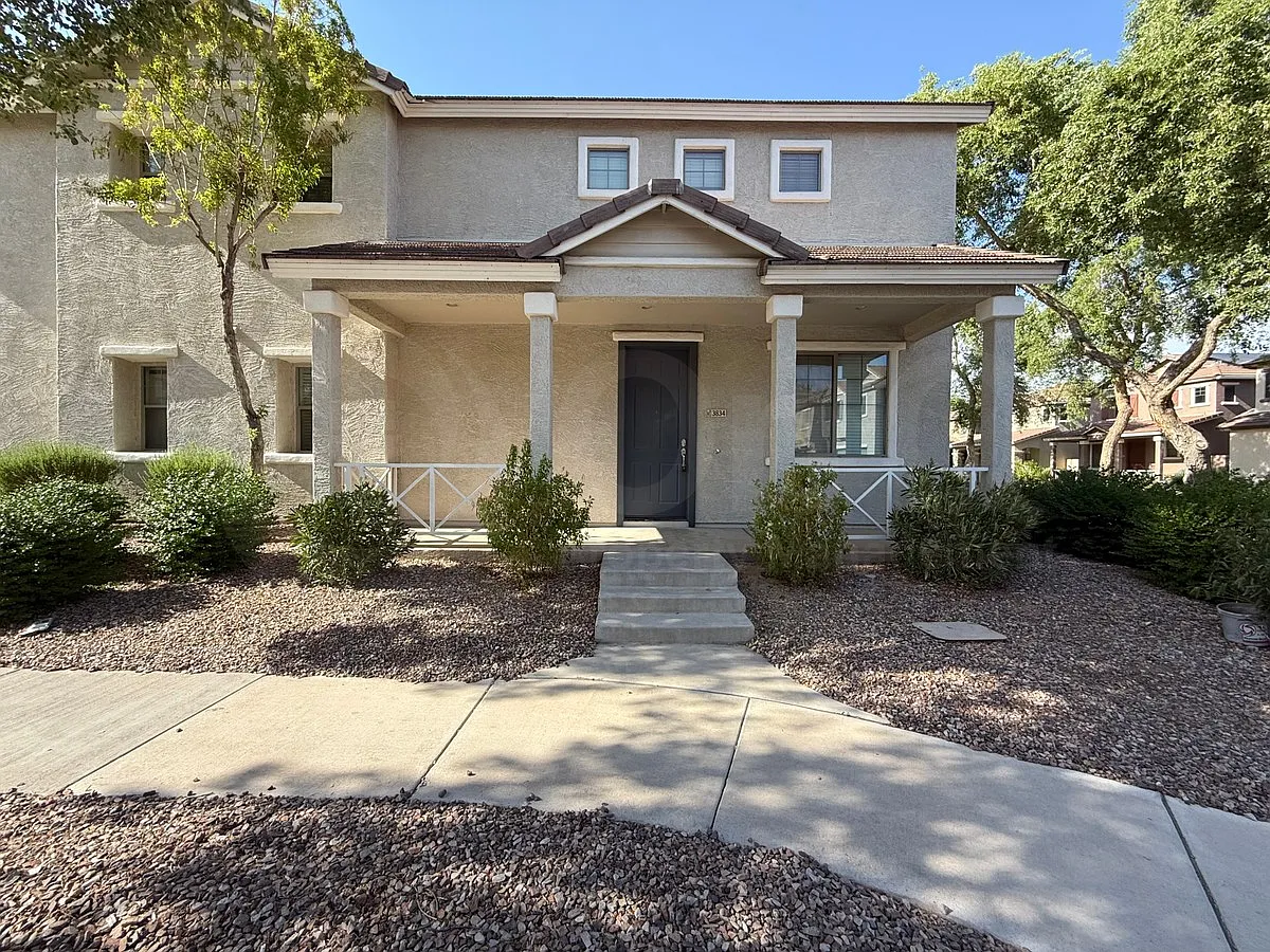 3 bed, 2.5 bath, 1776 sqft, $2,025 — Photo 2