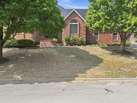 4th image of 2511 N Skyview Lane Lane