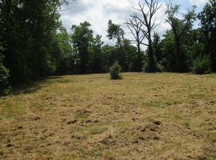 32 Red Bay Ln, Flora, IL 62839