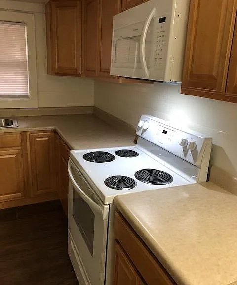 204 Madison St — Photo 3