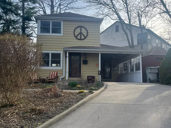 3061 N Gordon Cir, Milwaukee, WI 53212