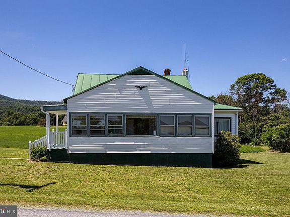 5th image of 3233 Newport Rd