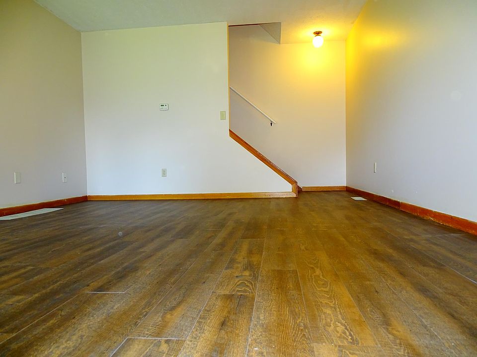 1st image of 200 Heritage Cir