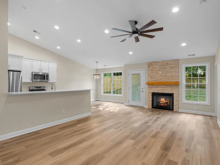 1562 Lincoln Ave — Photo 25