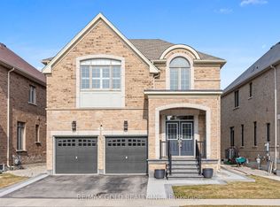 9 Fringetree Rd, Brampton, ON L6R 3V8