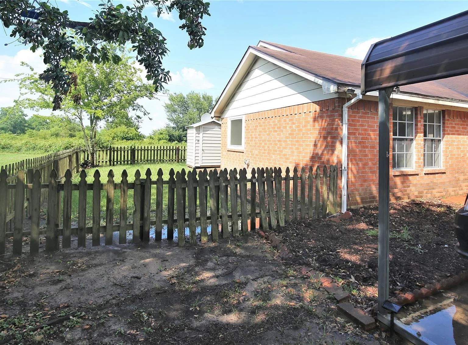 3 bed, 2.5 bath, 1158 sqft, $1,200 — Photo 2