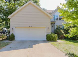 3045 Emmons Ave, Rochester Hills, MI 48307