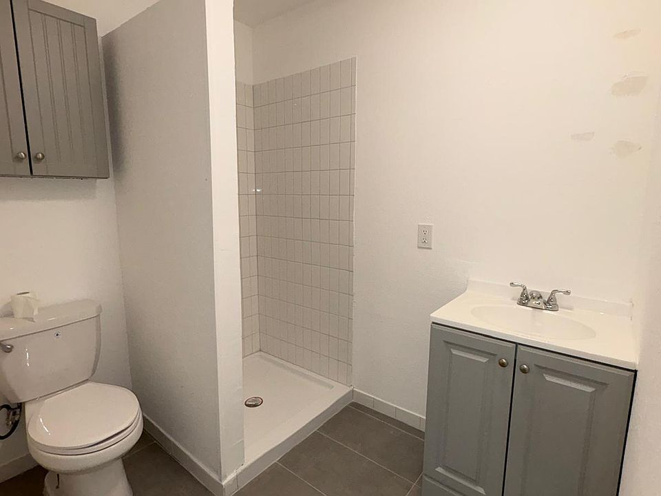 1st image of 112 N Forest Dr
