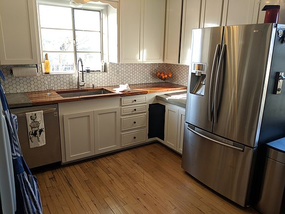 5th image of 211 Montclaire Dr NE