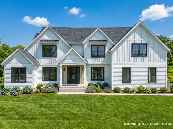 5 Sea Crest Ct, Jamesport, NY 11947