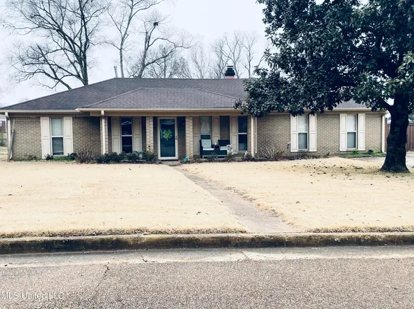 8561 Lakeshore Dr W, Walls, MS 38680