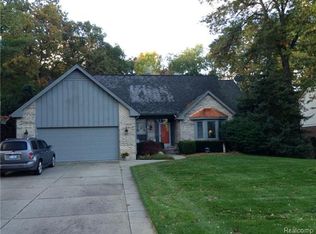 6835 High Ridge Rd, West Bloomfield, MI 48324