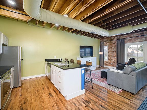 4th image of 86 Washington St #340