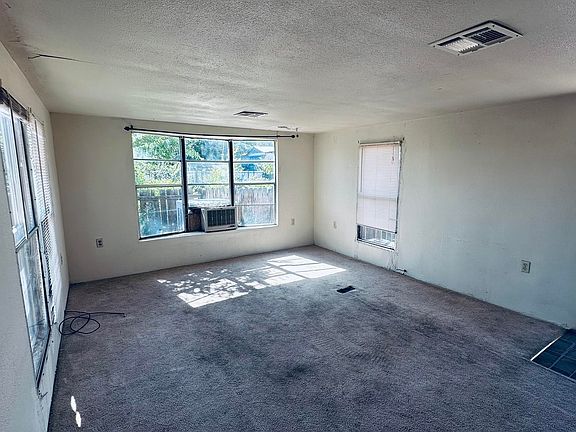 3rd image of 404 Prescott St