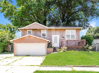 521 Fairlane St, Lansing, KS 66043