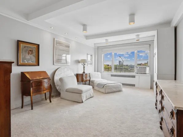 33 East End Avenue image 8 of 10