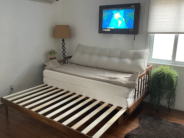 3rd bedroom daybed / king bed